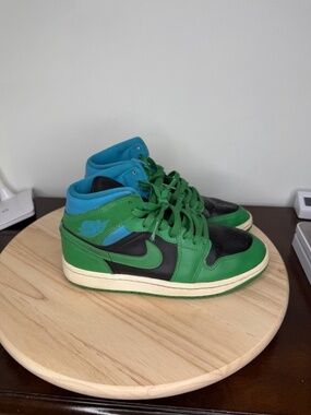 Jordan 1 Mid Lucky Green Aquatone Sneakers Shoes Womens Size 6.5 BQ6472-033